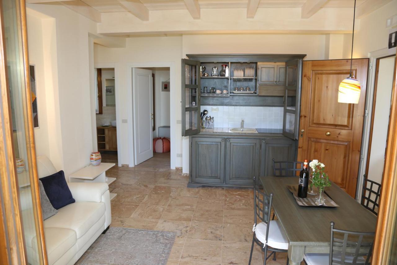 Casa Vacanze Squarcialupi カステッリーナ・イン・キアンティ シエナ エクステリア 写真