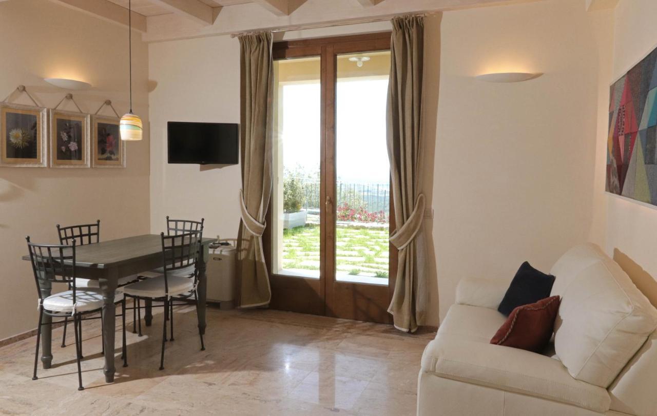 Casa Vacanze Squarcialupi カステッリーナ・イン・キアンティ シエナ エクステリア 写真