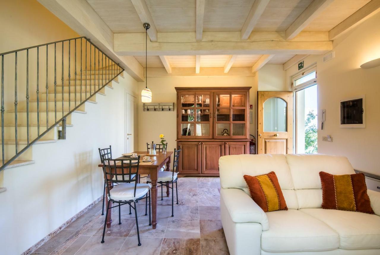 Casa Vacanze Squarcialupi カステッリーナ・イン・キアンティ シエナ エクステリア 写真