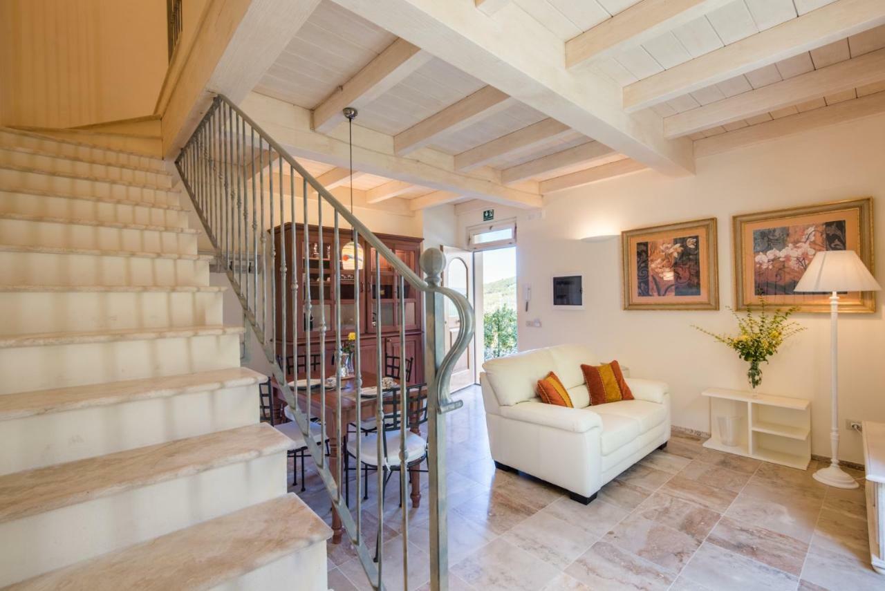 Casa Vacanze Squarcialupi カステッリーナ・イン・キアンティ シエナ エクステリア 写真