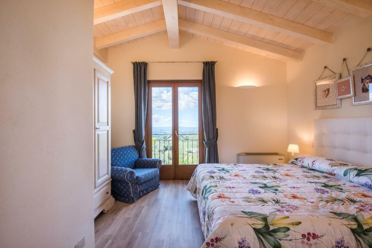 Casa Vacanze Squarcialupi カステッリーナ・イン・キアンティ シエナ エクステリア 写真
