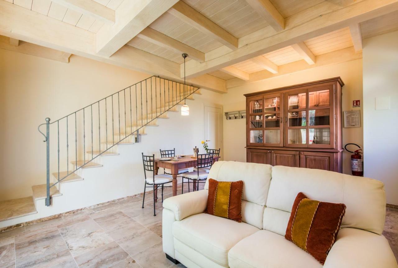 Casa Vacanze Squarcialupi カステッリーナ・イン・キアンティ シエナ エクステリア 写真